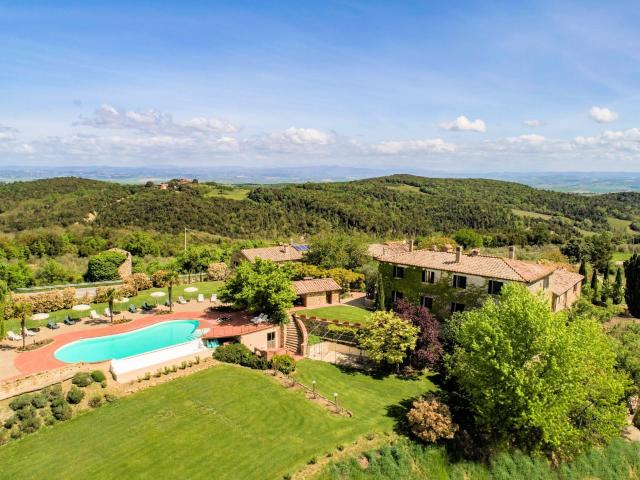 Complesso agrituristico di altissimo livello in vendita a Mo. 1800m² Monteroni d'arbia