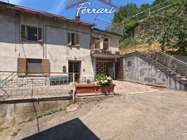 COMPLESSO IMMOBILIARE CON POSSIBILITÀ DI ACQUISTO IN BLOCCO O FRAZIONATO