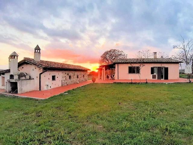 Complesso immobiliare in posizione fantastica a poca distanz. 200m² Manciano