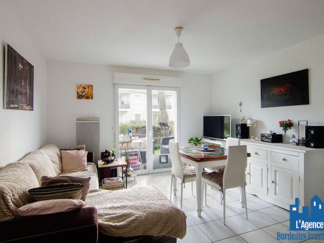 COMPROMIS SIGNE. EXCLUSIVITE ! MERIGNAC APPARTEMENT DE TYPE 2 DE 40 M2 AVEC TERRASSE + PLACE DE PARKING COUVERTE. Benoît TREMENT Tel:06.51.26.22.32