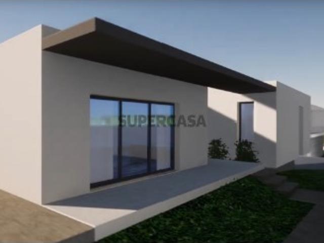Comprar Moradia T3 Térrea _ Leiria