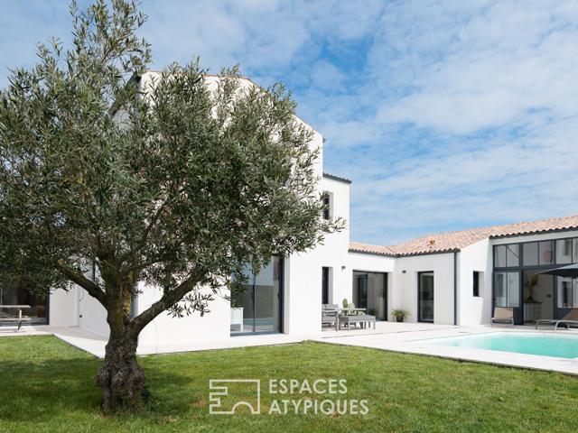 Contemporaine aux lignes épurées au cadre paisible