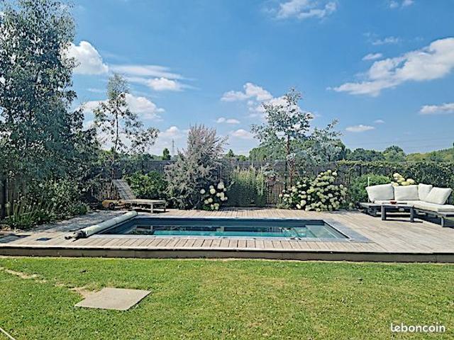 Contemporaine avec piscine