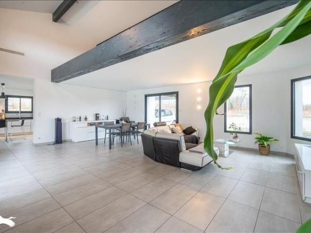 Contemporaine de 4 pièces principales