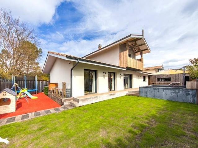 Contemporaine de 4 pièces principales