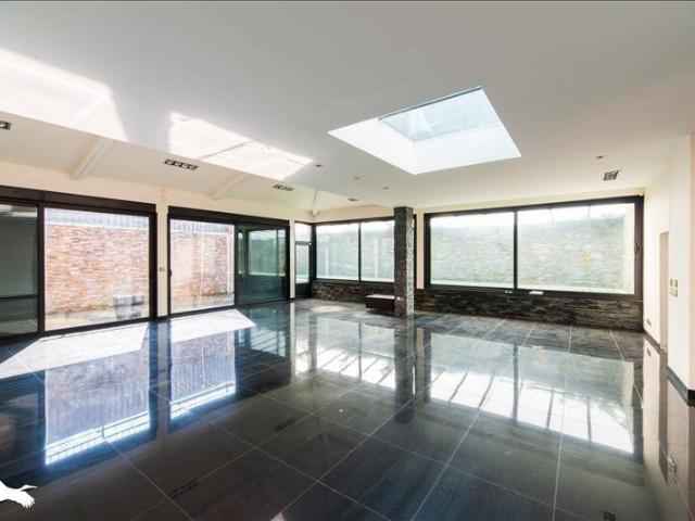 Contemporaine de 8 pièces principales