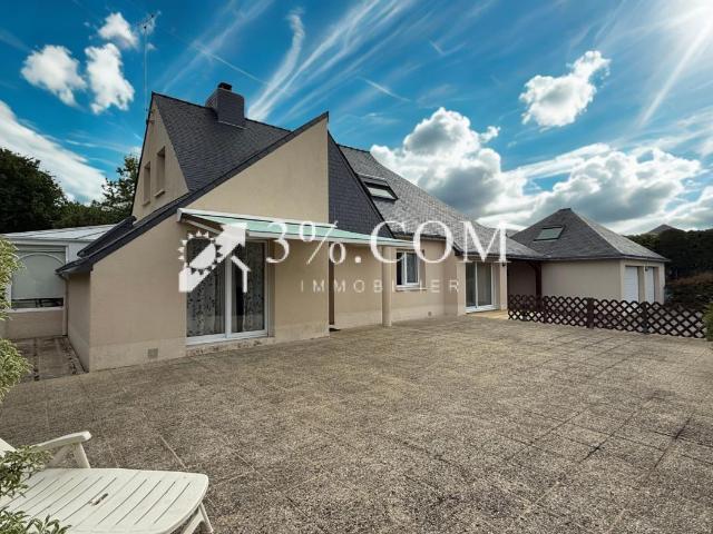 Contemporaine sur un magnifique et grand terrain