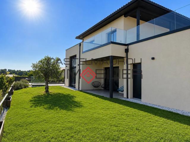 Contemporaine T5 140 m2 vue dégagée