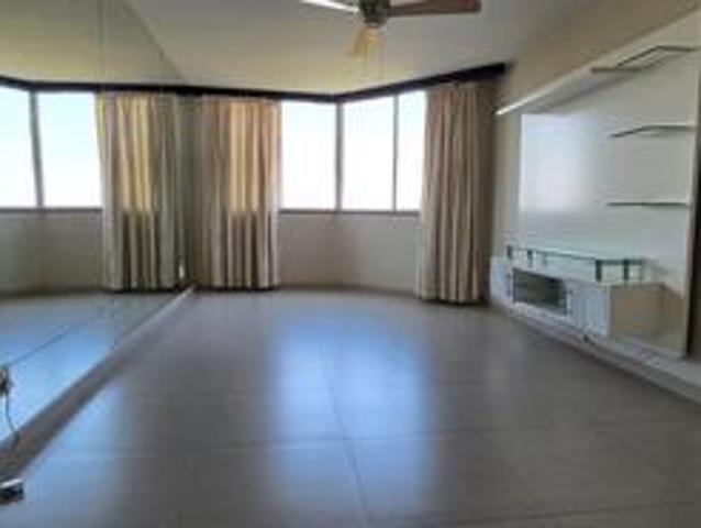 contemporary 3 bedroom available imm.