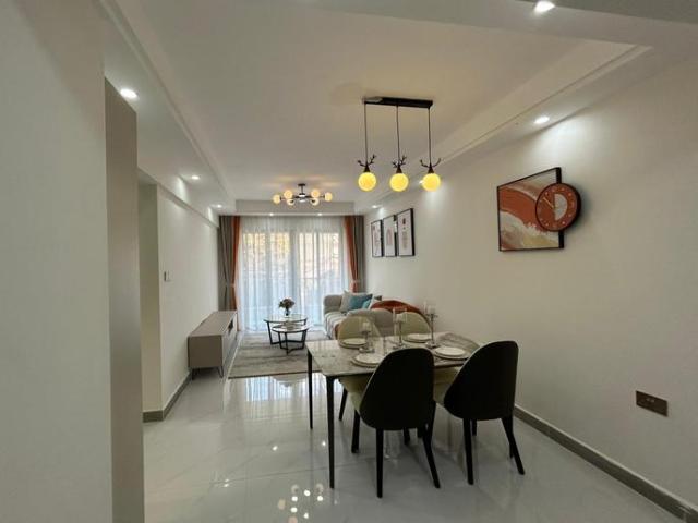 Contemporary 3 bedrooom apartment with dsq