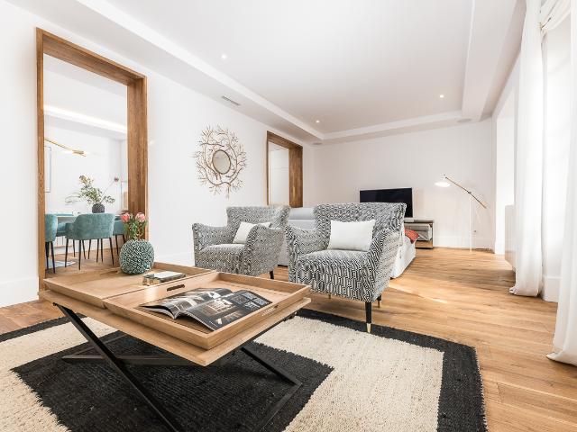 Contemporary and Luminous Apartment in Heart of Salamanca