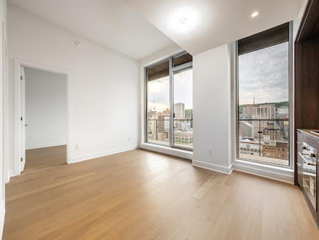 Contemporary apartment