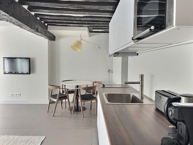 Contemporary Elegance: Stylish Apartment in the 2nd district, Paris Amsterdam Apartments for Rent
