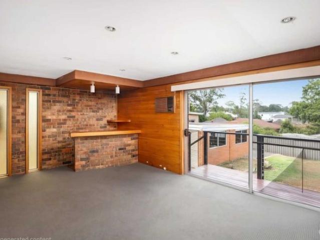 Contemporary Family Home in Baulkham Hills !
