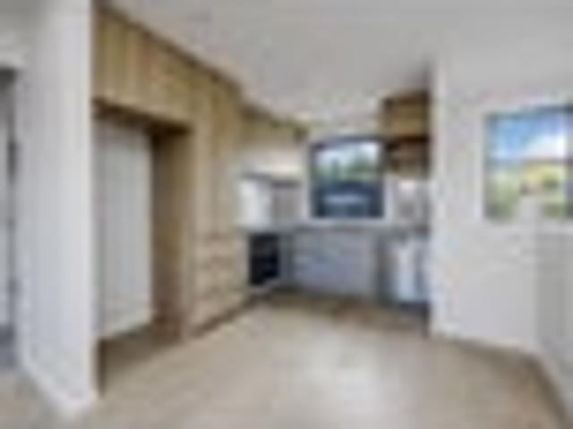 Contemporary Family Living in Mangere Bridge