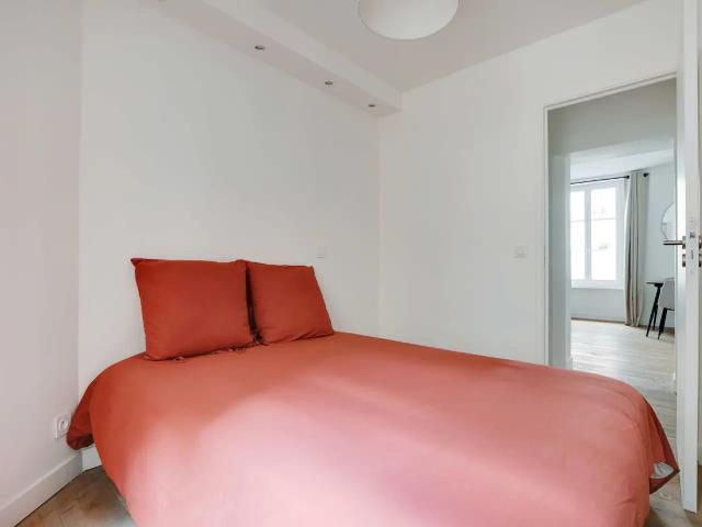 Contemporary flat in the heart of Paris, Paris Amsterdam Apartments for Rent