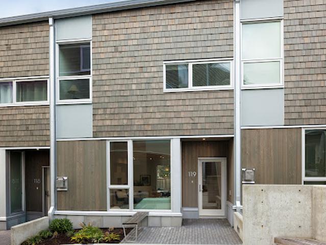 Contemporary house with garden