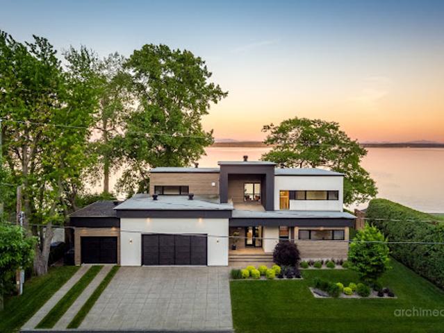 Contemporary house with garden and terrace