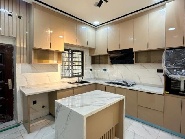 Contemporary Modern 4 Bedroom Duplex