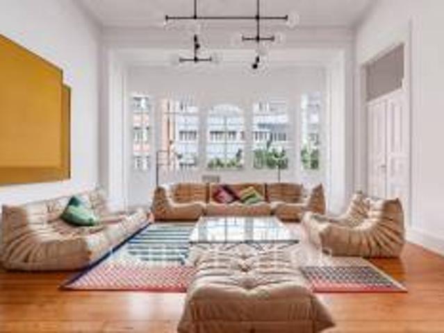 Contemporary T4 apartment in Av. Liberdade, Lisbon