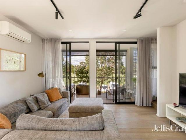 Contemporary Townhouse Overlooking Alphington Park