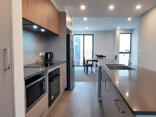 CONTEMPORARY, TWO BEDROOM SPACIOUS TOWNHOUSE
