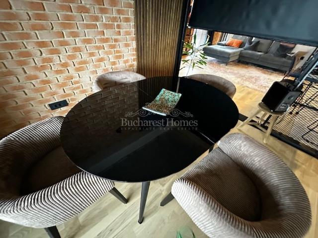 Contemporary Two Bedrooms with Terrace, Icoanei