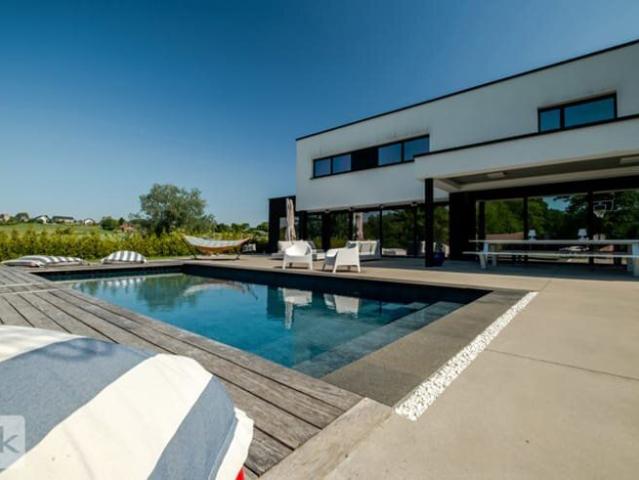 Contemporary villa with swimming pool for rent in Flémalle