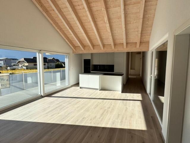 Conthey Attika 4,5 pcs 123m2 + Büro 48 m2 + Terrasse 75 m2 Jacuzzi
