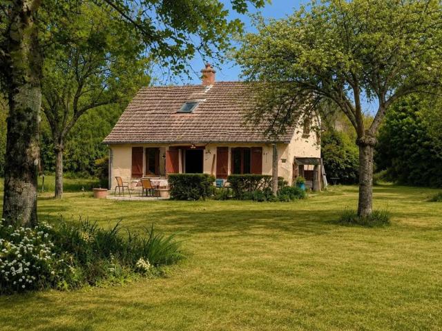 CONTINVOIR 37340 – Maison de campagne avec plan d'eau dans un environnement privilégié