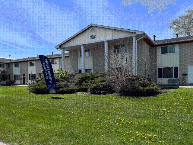 Continental Townhomes Three Bedroom Townhouse Townhome for Rent