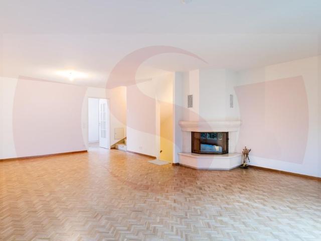 Contiguous unfurnished house for rent