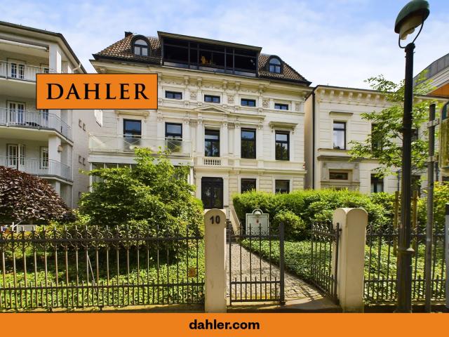 Contrescarpe Dachgeschosswohnung aus Nachlass