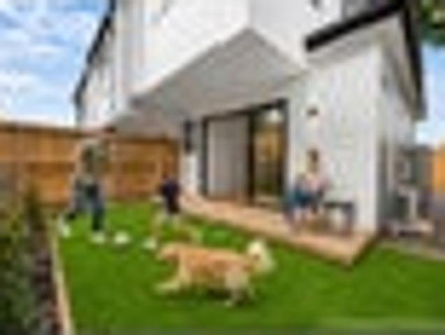 Convenient Modern Living Prime Location