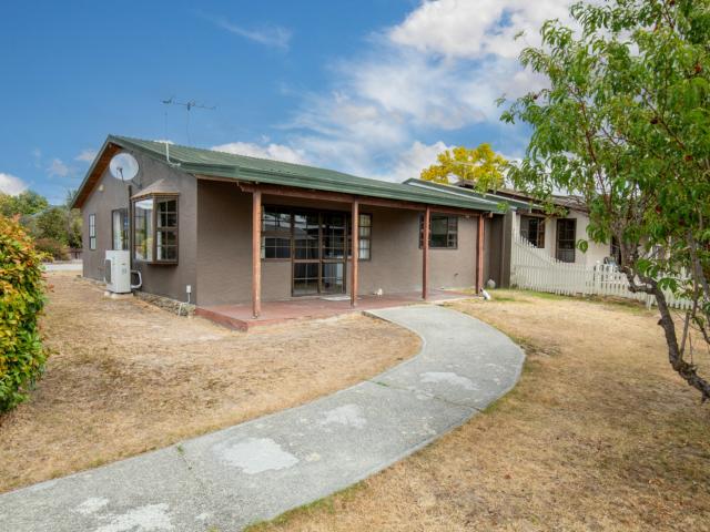 CONVENIENT ALEXANDRA LIVING