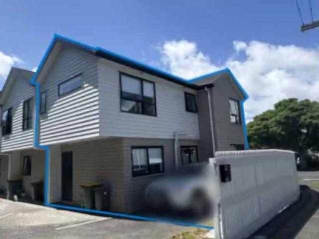 Convenient Family Living in a Prime Onehunga L.