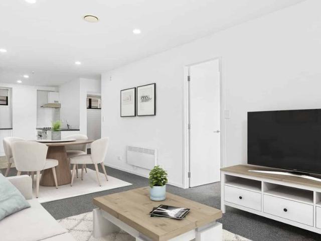 Refurbished 2 bedoom Convenient Location in Avondale!