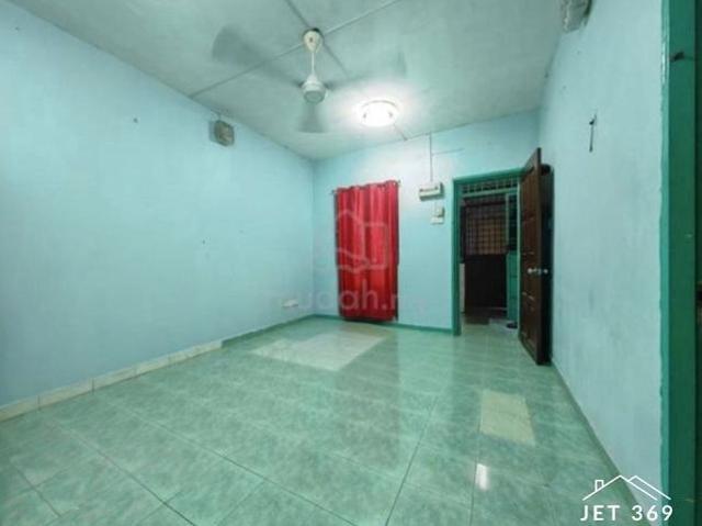Convenient Location Partly Furnished Flat Bandar Bukit Tinggi 2 Klang
