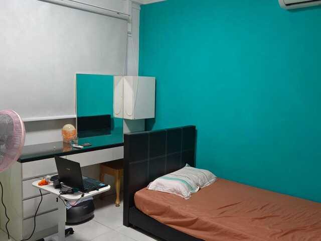 Convenient Location: 6mins to Mrt! Blk307 Woodlands Ave 1 S 730307 Common Room Avail For Rent