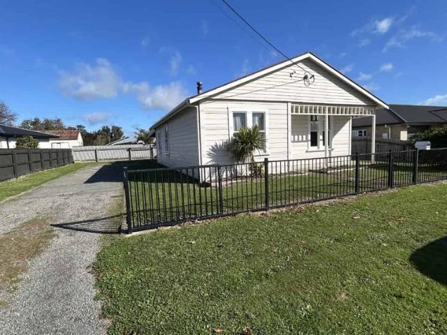 Convenient 3 Bedroom Living Just Minutes from Martinborough Square
