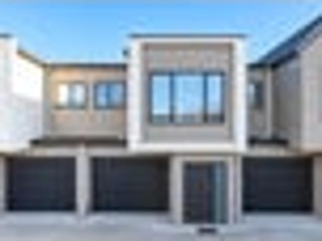 No Body Corp Fees! Convenience at Doorstep