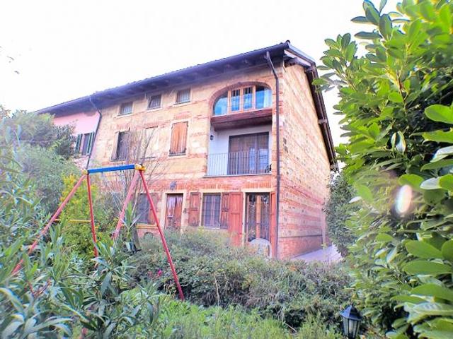 Conzano vendesi casa indipendente 6 vani 290 Mq