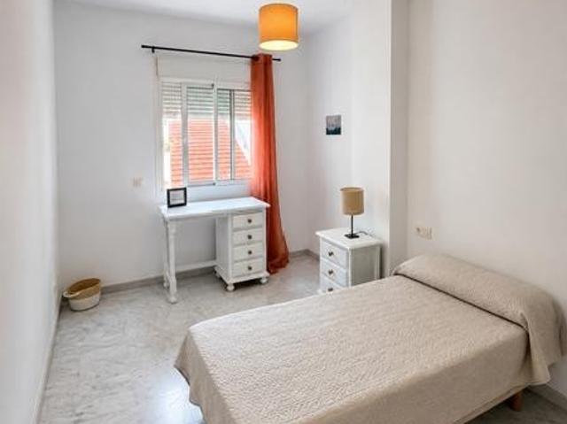 CON BUENA TERRAZA, FABULOSA VIVIENDA DE 3 DORMITORIOS EN ZONA TRANQUILA