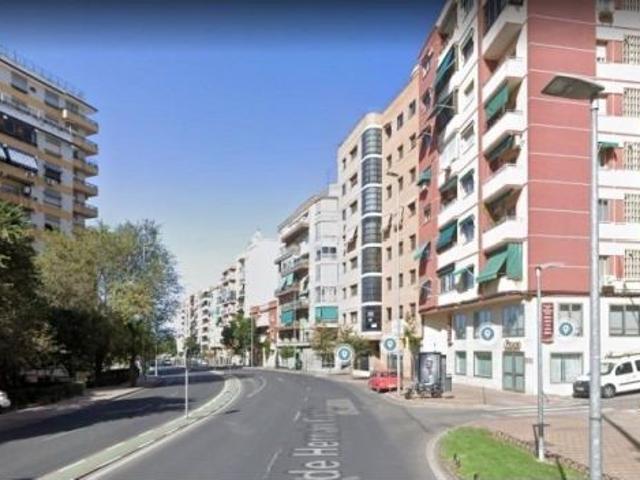 Con garaje y trastero en el centro de Cáceres