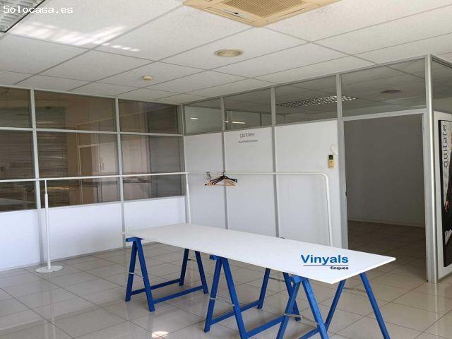 Con suministros, patio y buena visibilidad!