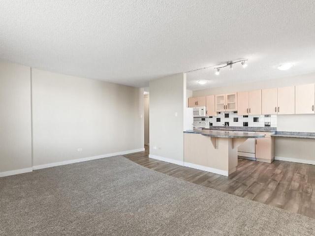 Concord Tower Studio Apartment for Rent at 11147 Whyte Ave Nw, Edmonton, AB T6G None Garneau