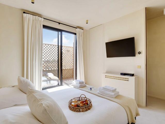 CONCORDE Luxury 2 BR suites, Paris Amsterdam Apartments for Rent