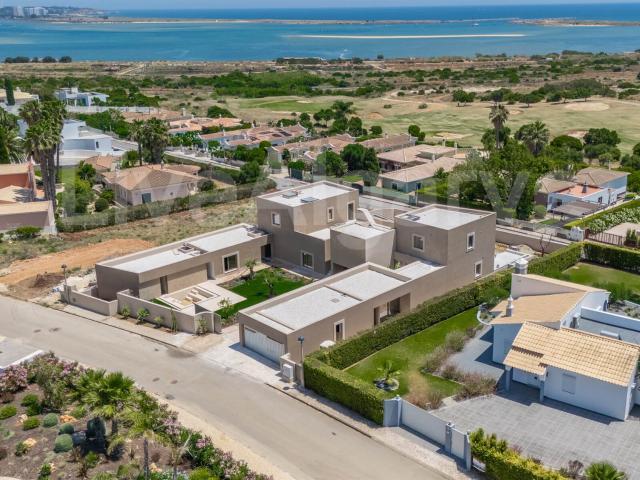 Condição de Vista Mar | Nova V4+1 Luxuosa com Spa em Vale da. 630m² Odiáxere