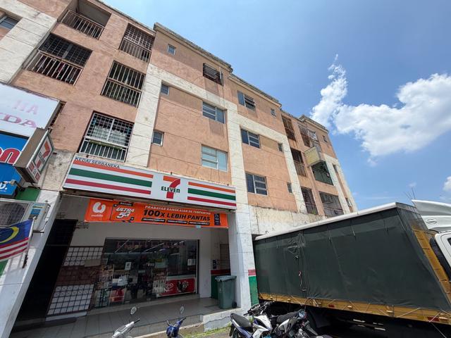 Condition ok Rawang Mutiara Shop Apartment