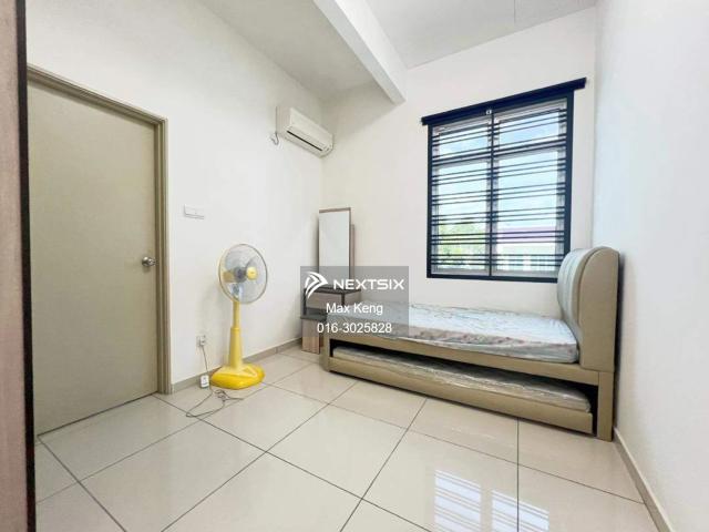 Condition: Tenancy Till Aug 2025 Car Park：1 Lot Furnitures ：Fully Furnished Bumi Lot Blk B level 13 Asking Price: 290k ️ Mick 0137518 wa. Me/60137518 The Roof Realty TSG